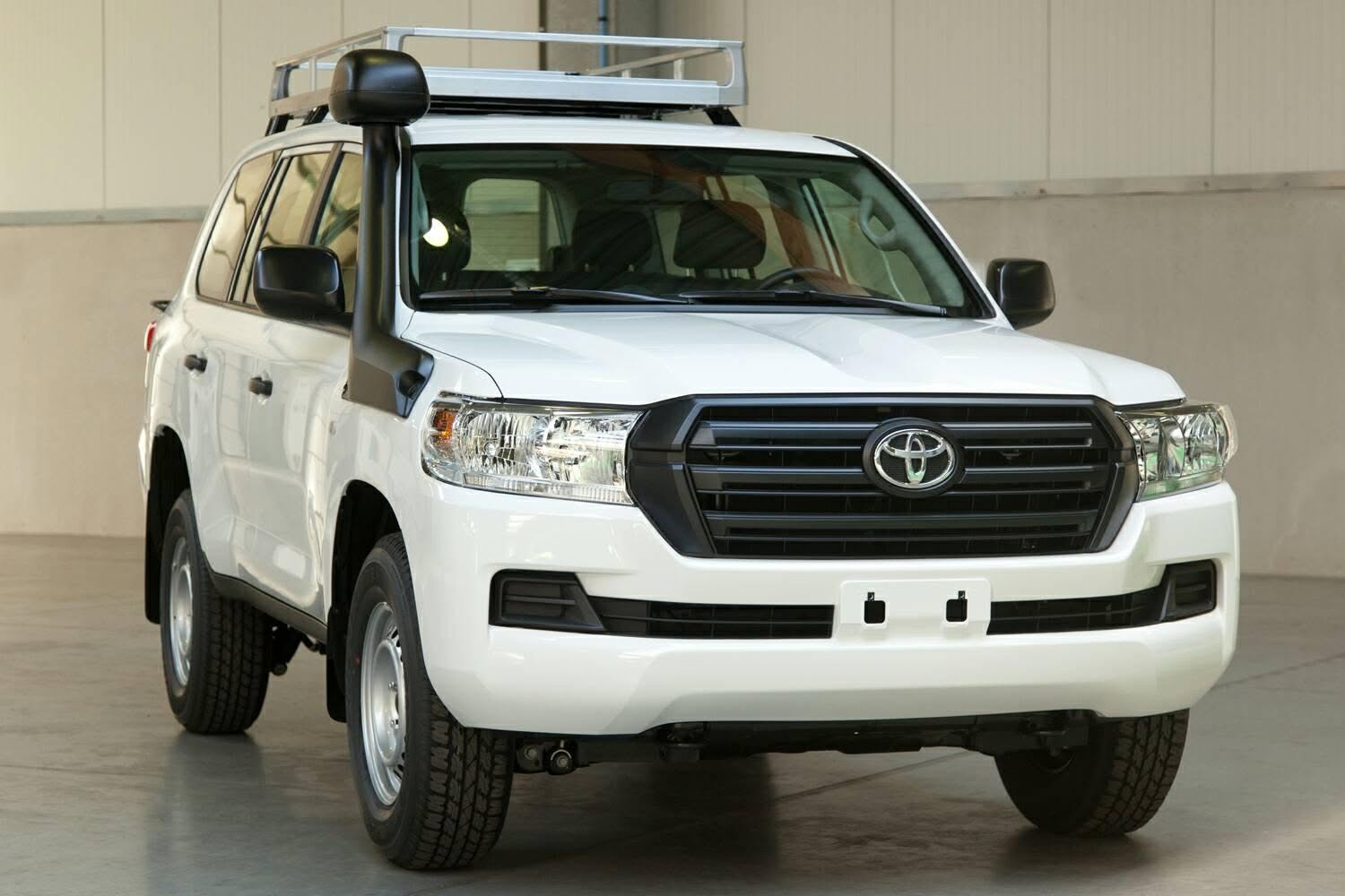 Toyota Land Cruiser blanc 4x4